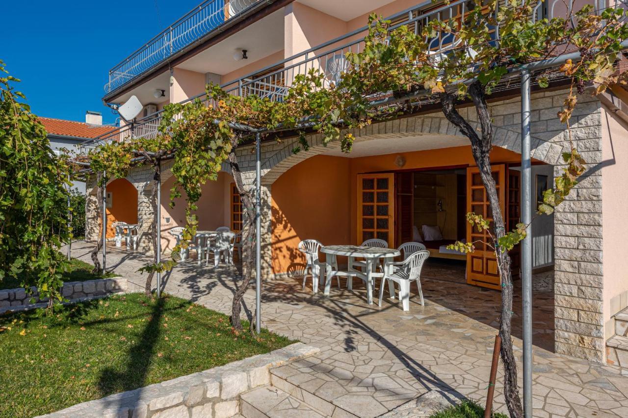 Apartments Francoise Crikvenica Exterior foto